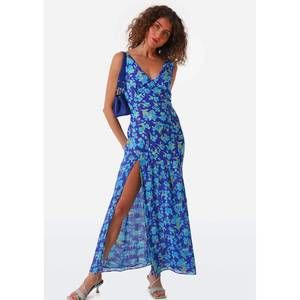 NEW RIXO moniq floral v-neck midi dress in floral cobalt
